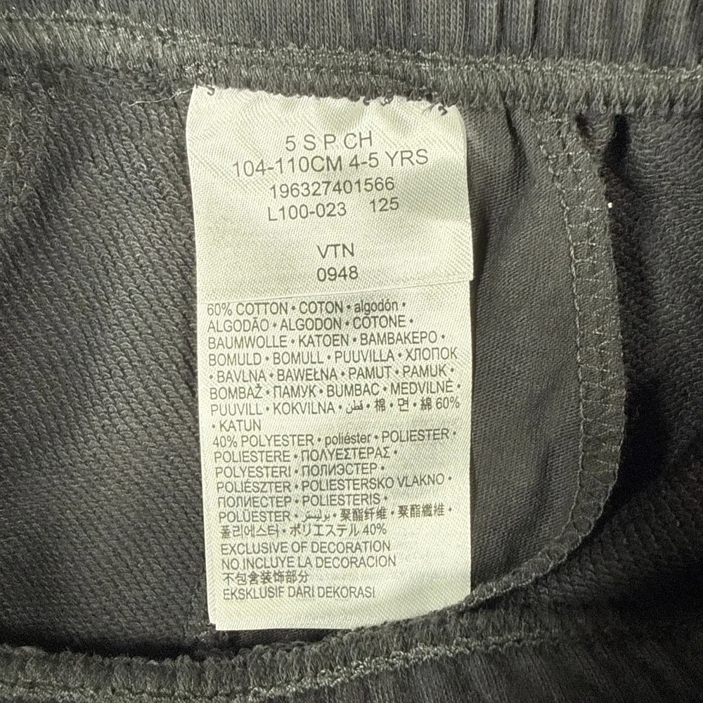 Nike Kids Size 5 Small Sportswear Club Fleece Shorts Black White Futura Logo NWT